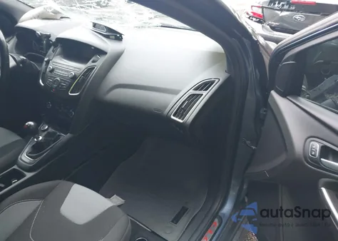 2018 Ford Focus St z USA, uszkodzony, nr VIN 1FADP3L9XJL228182